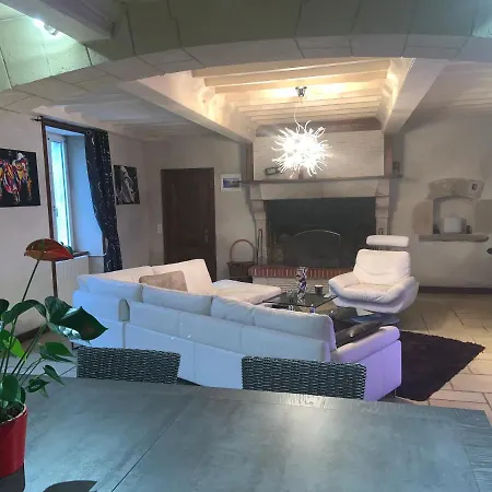 9 Rue Des Ecoles Гостевой дом
